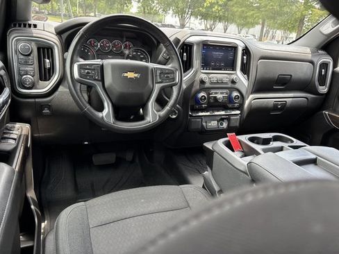 Used 2022 Chevrolet Silverado 1500 LT w/ Z71 Off-Road Package AWD/4WD image 17
