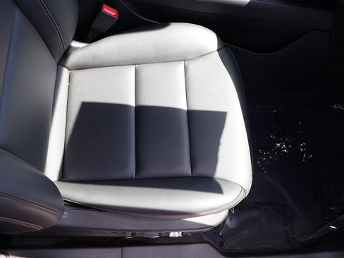 Used 2023 Cadillac XT4 Sport image 33