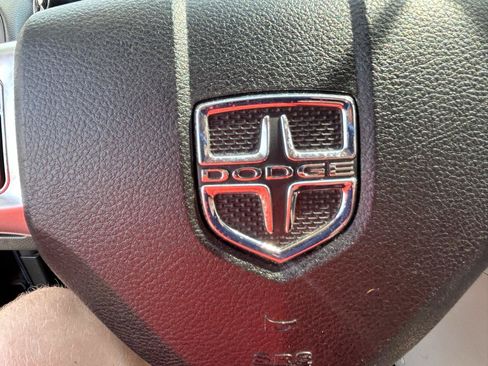 Used 2011 Dodge Grand Caravan SXT FWD image 19