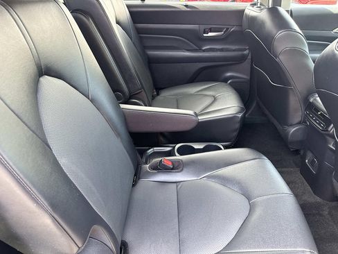 Used 2024 Toyota Grand Highlander AWD image 34