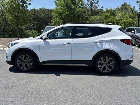 Used 2018 Hyundai Santa Fe Sport FWD image 4