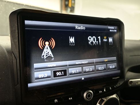 Used 2017 Jeep Wrangler Sahara w/ Trailer Tow Group image 11