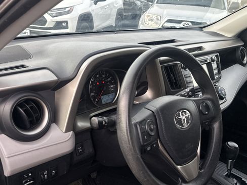 Used 2013 Toyota RAV4 LE image 17