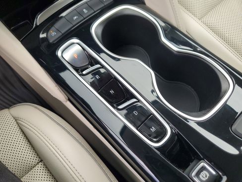 Used 2021 Buick Envision Essence w/ Technology Package I image 25