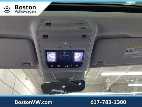 New 2025 Volkswagen Tiguan SE image 23