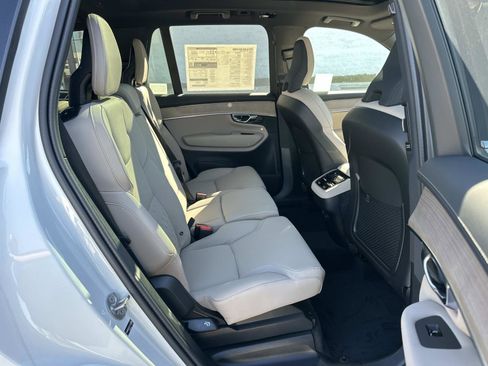 New 2026 Volvo XC90 B6 Plus w/ Protection Package Premier image 20