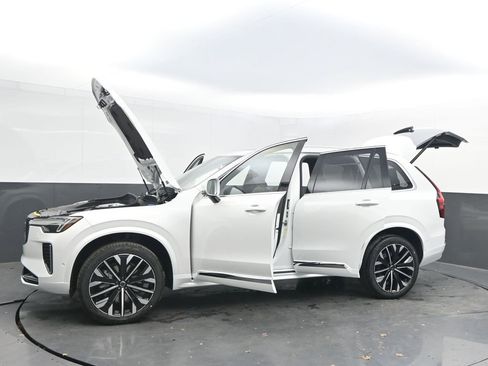 New 2026 Volvo XC90 B6 Ultra image 40