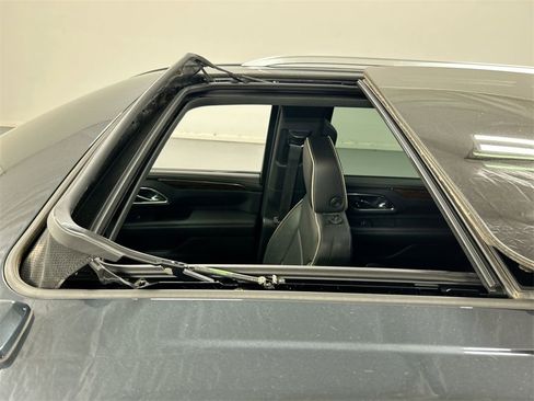 Used 2021 Chevrolet Tahoe Premier w/ Premium Package image 19