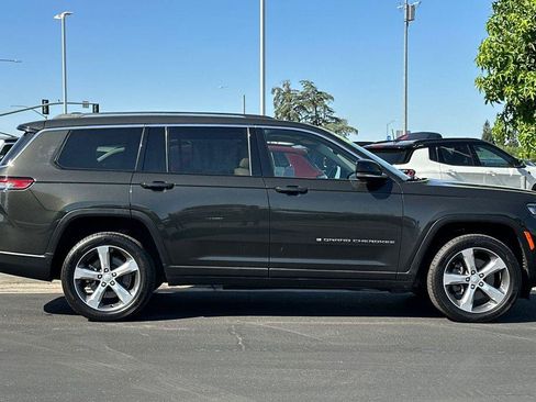 Used 2022 Jeep Grand Cherokee L Limited AWD/4WD image 3