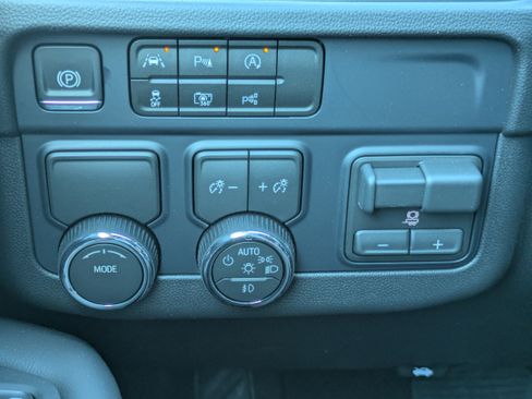 New 2026 Chevrolet Tahoe Premier image 18