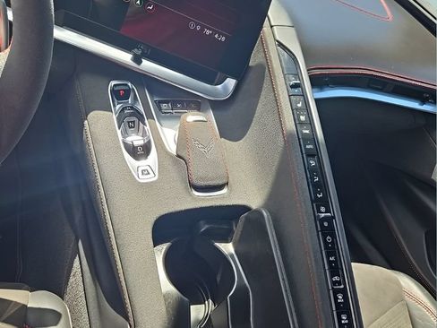 Used 2021 Chevrolet Corvette Stingray Premium Conv w/ Z51 Performance Package RWD image 16