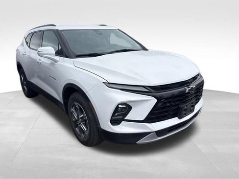 Used 2023 Chevrolet Blazer LT w/ Sound & Technology Package AWD/4WD image 8