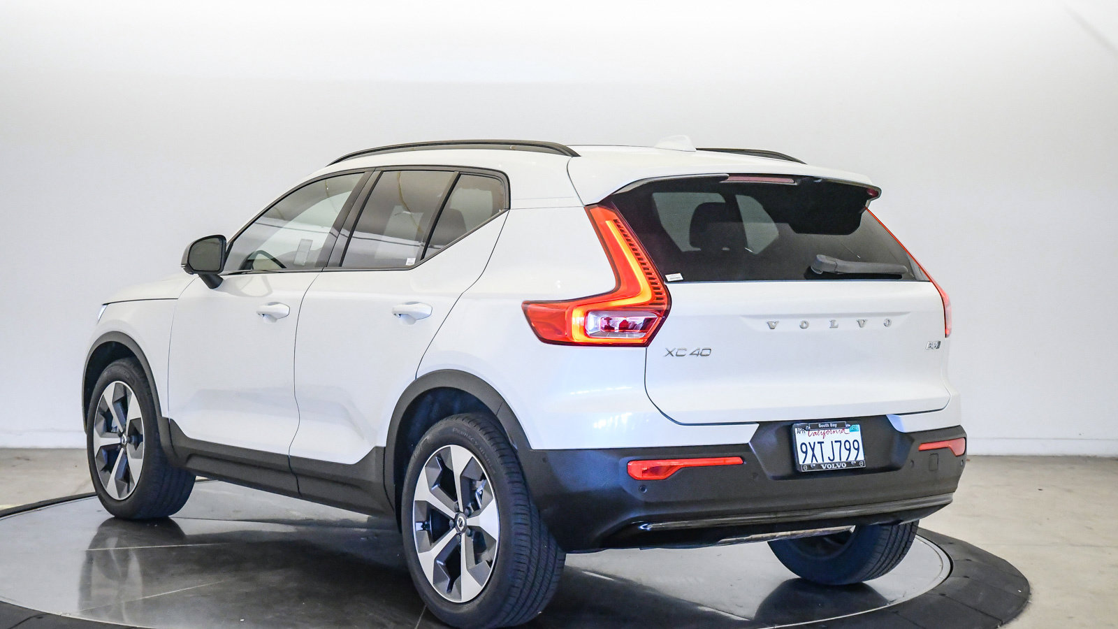 Used 2026 Volvo XC40 B5 Plus w/ Protection Package Premier AWD/4WD image 2
