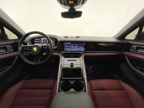 Used 2025 Porsche Panamera image 13