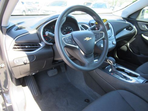 Used 2024 Chevrolet Malibu LT FWD image 16