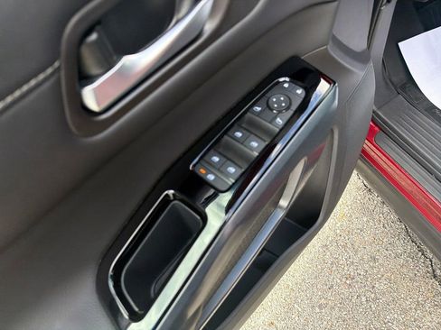 Certified 2025 Nissan Pathfinder SL AWD/4WD image 13