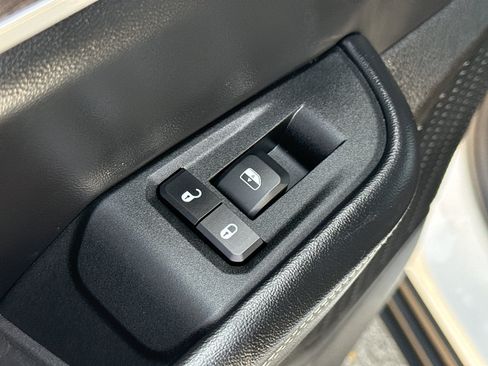 Used 2024 Jeep Grand Cherokee Limited w/ Black Appearance Package AWD/4WD image 31