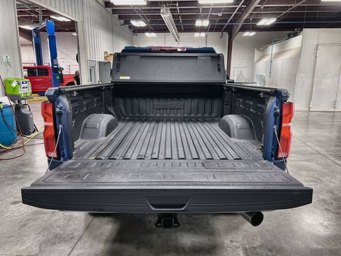 Used 2024 Chevrolet Silverado 2500 High Country w/ Technology Package AWD/4WD image 28