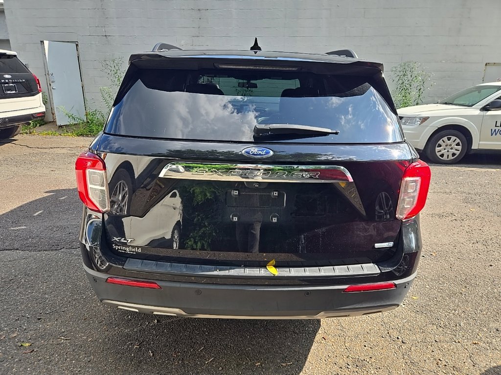 Certified 2020 Ford Explorer XLT w/ Equipment Group 202A AWD/4WD image 3