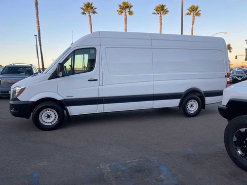 Used 2015 Freightliner Sprinter 2500 image 6