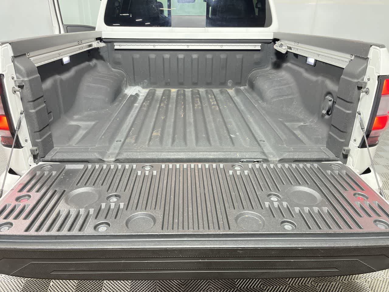 Used 2023 Nissan Frontier PRO-4X w/ Pro-4X Premium Package AWD/4WD image 29