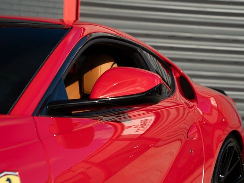 Used 2018 Ferrari 812 Superfast image 22