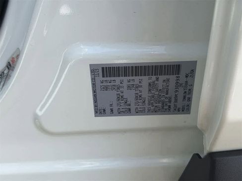 Used 2023 Nissan Rogue SV image 10