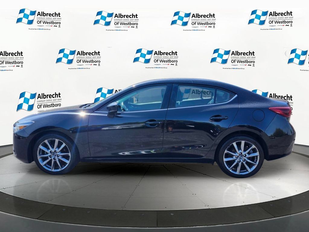 Used 2018 MAZDA MAZDA3 Grand Touring FWD image 2