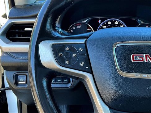 Used 2022 GMC Acadia Denali w/ Denali Technology Package image 11