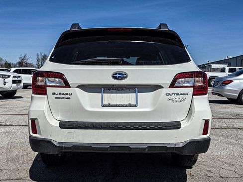 Used 2015 Subaru Outback 2.5i Premium image 5