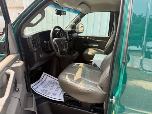 Used 2018 GMC Savana 3500 w/ Driver Convenience Package RWD image 18