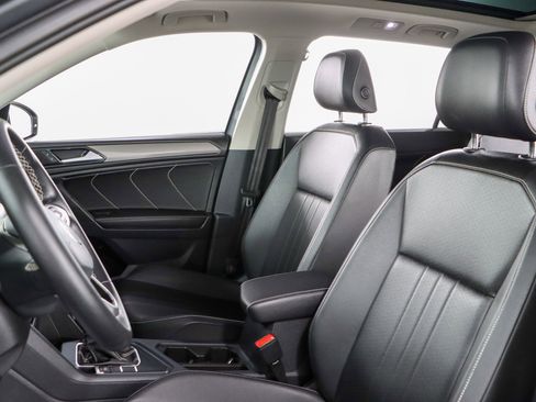 Used 2023 Volkswagen Tiguan SE FWD image 24