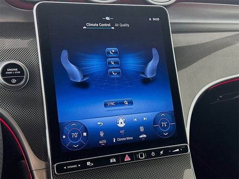 Used 2025 Mercedes-Benz GLC 300 4MATIC image 18