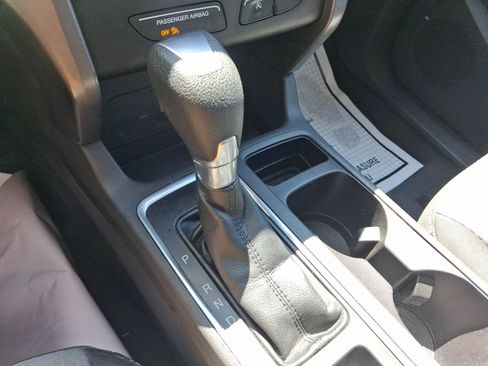 Used 2017 Ford Escape SE w/ Equipment Group 201A AWD/4WD image 14