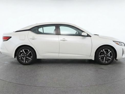 Used 2025 Nissan Sentra SV FWD image 11