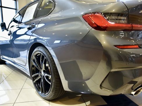 Used 2020 BMW 330i xDrive 330i xDrive w/ M Sport Package image 9