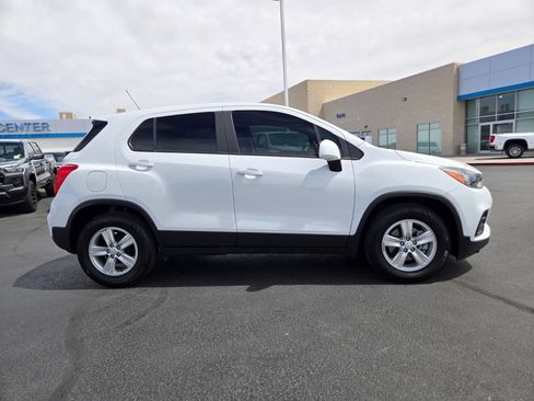 Used 2020 Chevrolet Trax LS w/ LPO, Cargo Package FWD image 7