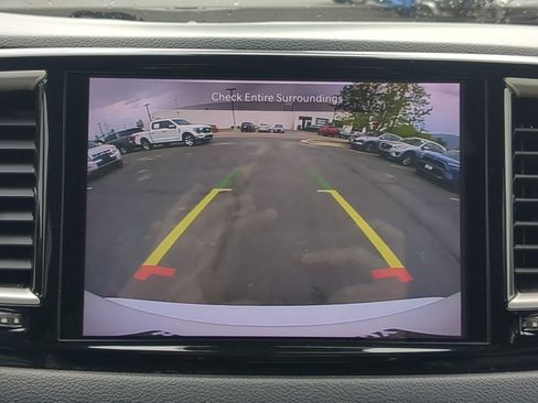 Used 2022 Chrysler Pacifica Touring-L FWD image 25