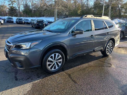 Used 2020 Subaru Outback Premium image 7