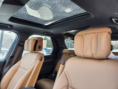 New 2026 Land Rover Discovery Limited Edition image 10