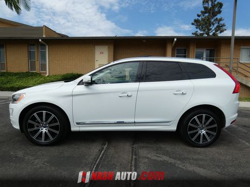 Used 2017 Volvo XC60 T5 Inscription w/ Preferred Option Package FWD image 14