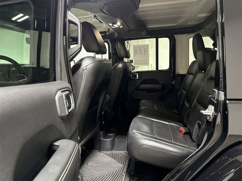Used 2020 Jeep Wrangler Unlimited Sahara image 6