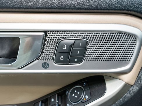 Used 2022 Ford Explorer Limited w/ Equipment Group 301A image 14