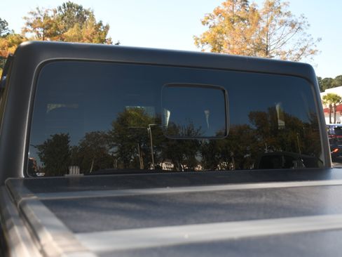 Used 2022 Jeep Gladiator Overland w/ Popular Equipment Package image 16