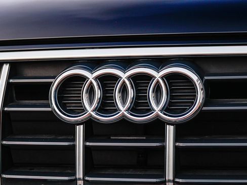 Certified 2023 Audi Q5 2.0T Premium w/ Convenience Package image 13