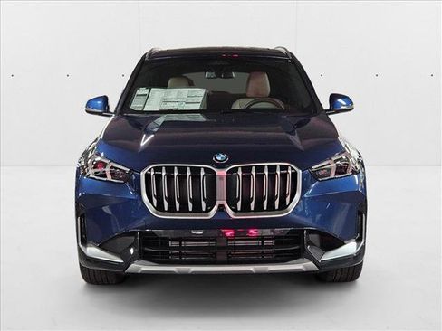 Used 2025 BMW X1 xDrive28i w/ Premium Package image 2