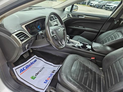 Used 2014 Ford Fusion SE w/ Equipment Group 202A FWD image 19