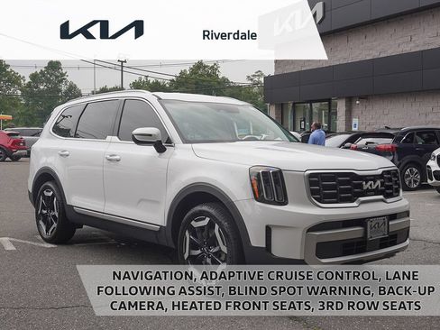 Used 2024 Kia Telluride S AWD/4WD image 1