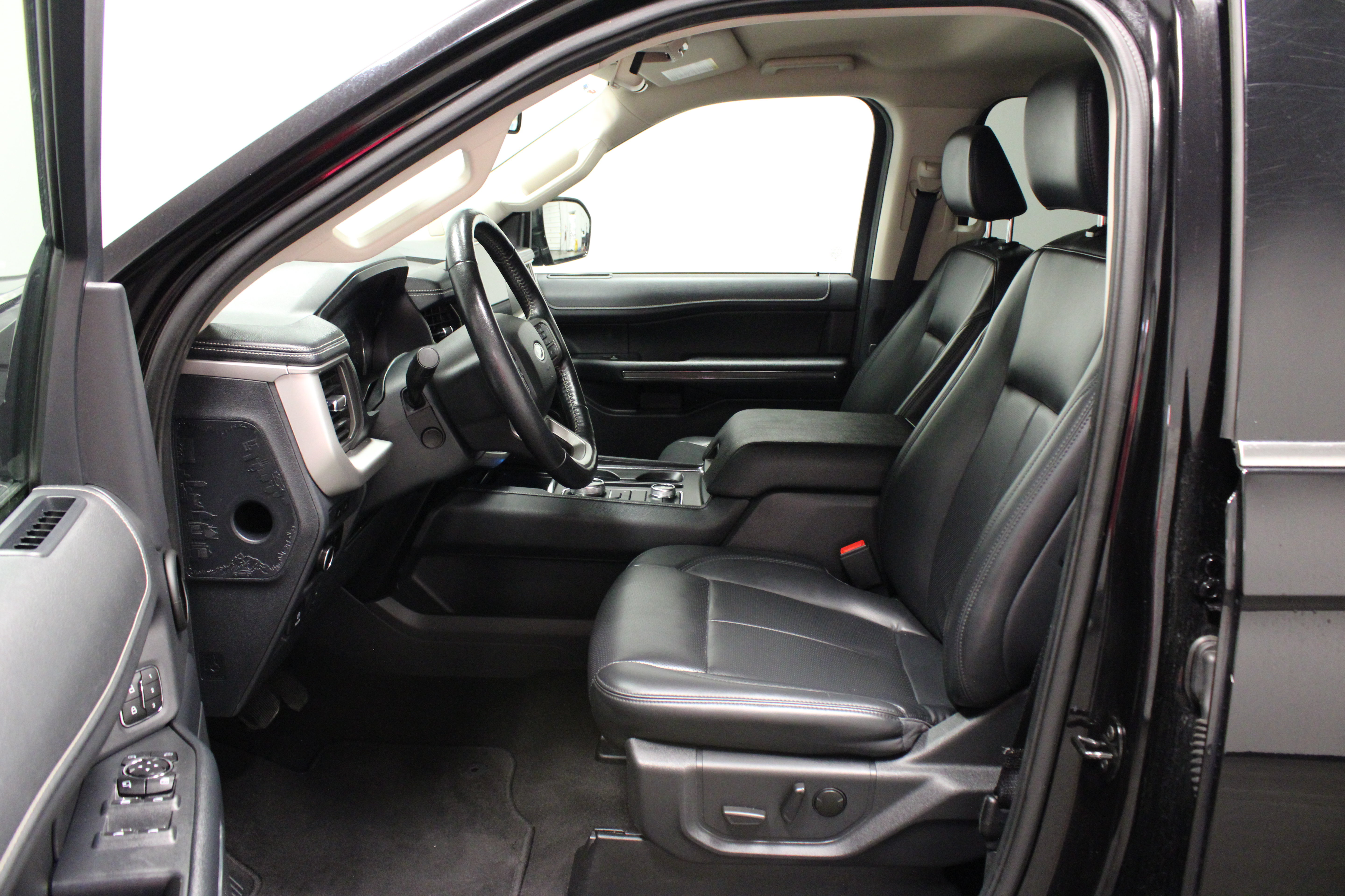 Used 2024 Ford Expedition Max XLT AWD/4WD image 19