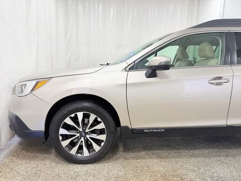 Used 2017 Subaru Outback 2.5i Limited image 4
